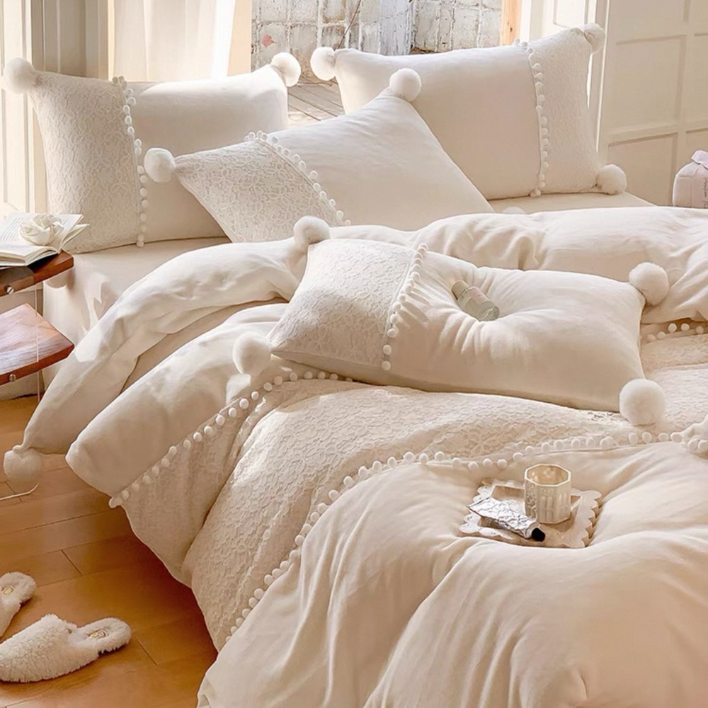 Queen Size White Pom-Pom Bedding 4 Sets